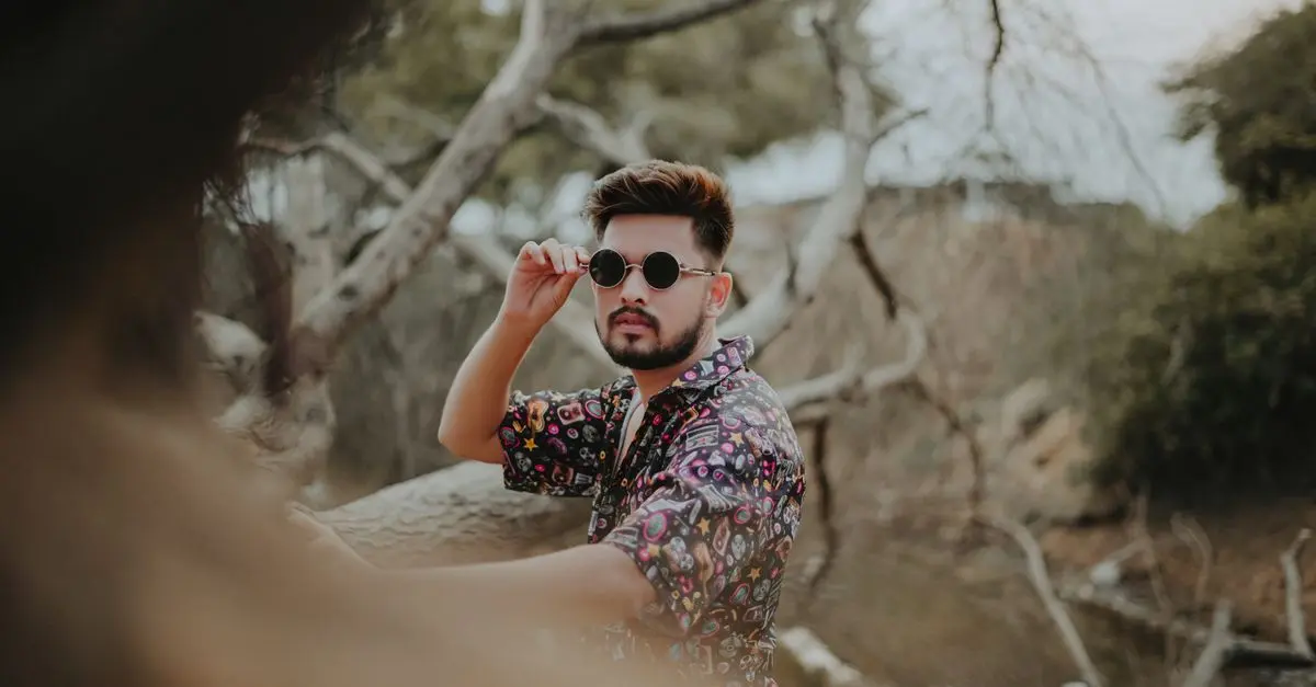 Les tendances motifs à adopter pour un look masculin unique