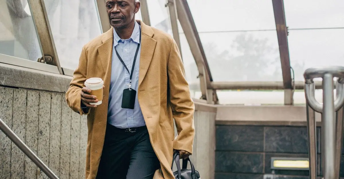 Comment choisir le manteau parfait pour un look masculin élégant