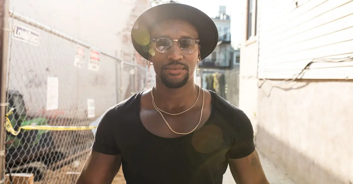 Comment accessoiriser une tenue masculine pour tous les jours