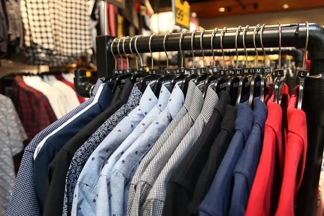 Les pièces incontournables pour une garde-robe masculine réussie