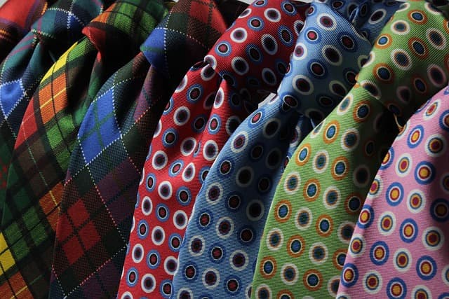 Le Guide Complet des Couleurs à Porter pour un Look Masculin